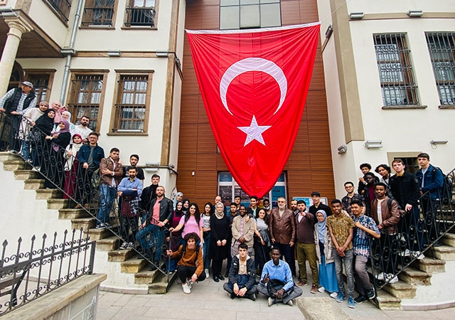 OMÜ-TÜRKÇE Öğrencileri Türk İslam Sanatları Merkezini Ziyaret Etti