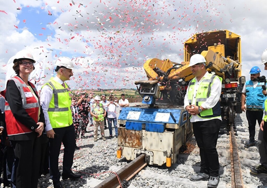 Halkalı-Kapıkule Demiryolu Hattı Çerkezköy-Kapıkule Kesimi’nde gerçekleştirilen ilk ray törenine Ulaştırma ve Altyapı Bakanımız Sayın Adil Karaismailoğlu katıldı